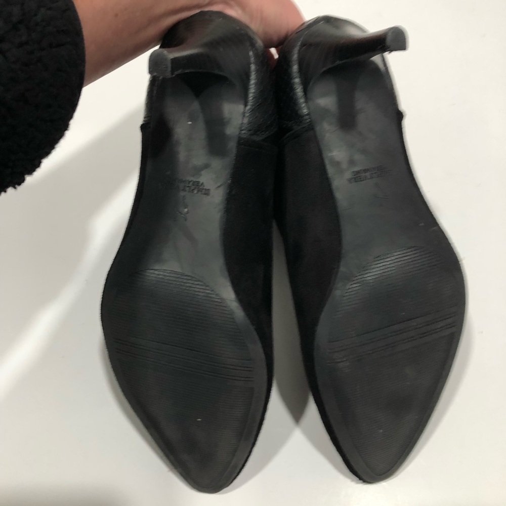 Simply Vera Black Chelsea Booties - Picture 10 of 10